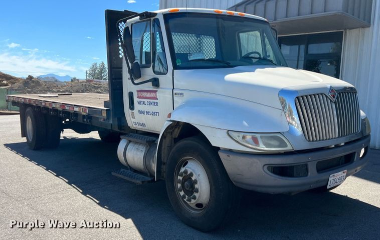 image for item DO8849 2012 International DuraStar 4300  flatbed truck