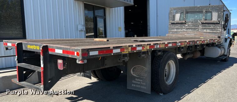 image for item DO8849 2012 International DuraStar 4300  flatbed truck