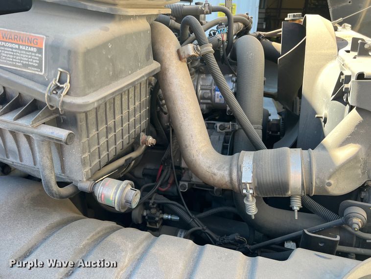 image for item DO8849 2012 International DuraStar 4300  flatbed truck