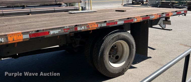 image for item DO8849 2012 International DuraStar 4300  flatbed truck