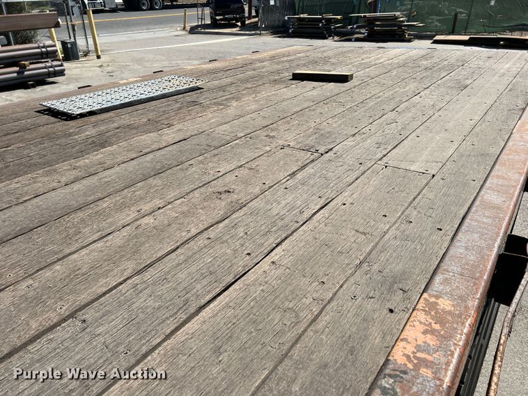 image for item DO8849 2012 International DuraStar 4300  flatbed truck