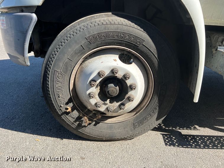 image for item DO8849 2012 International DuraStar 4300  flatbed truck