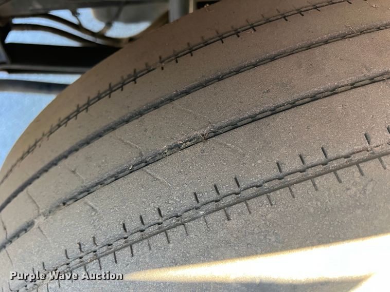 image for item DO8849 2012 International DuraStar 4300  flatbed truck