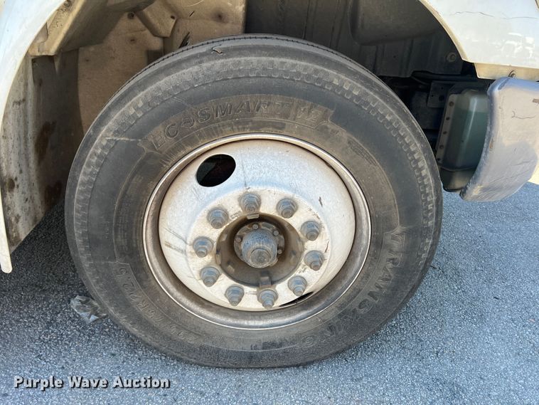 image for item DO8849 2012 International DuraStar 4300  flatbed truck