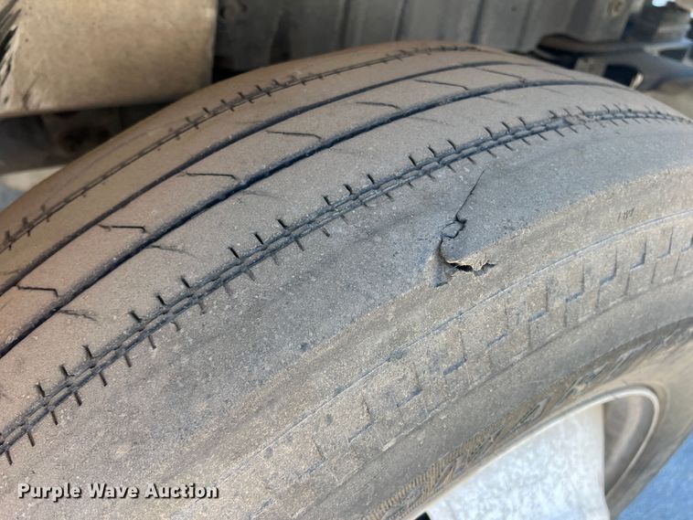 image for item DO8849 2012 International DuraStar 4300  flatbed truck