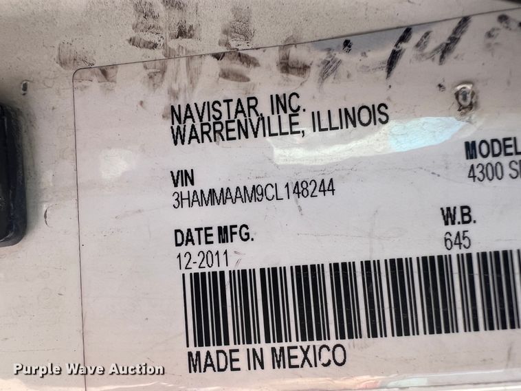 image for item DO8849 2012 International DuraStar 4300  flatbed truck