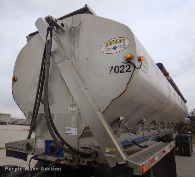 image for item DP0370 2011 Hensley ATLW-36-32-8  feed delivery trailer