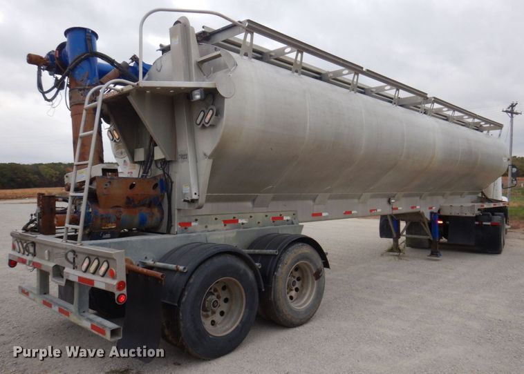 image for item DP0370 2011 Hensley ATLW-36-32-8  feed delivery trailer