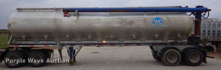 image for item DP0370 2011 Hensley ATLW-36-32-8  feed delivery trailer