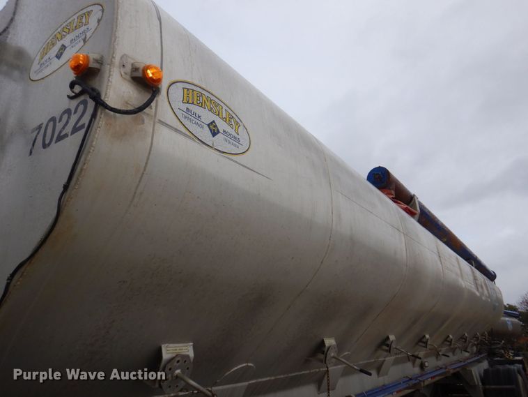 image for item DP0370 2011 Hensley ATLW-36-32-8  feed delivery trailer