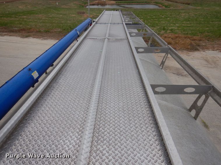 image for item DP0370 2011 Hensley ATLW-36-32-8  feed delivery trailer