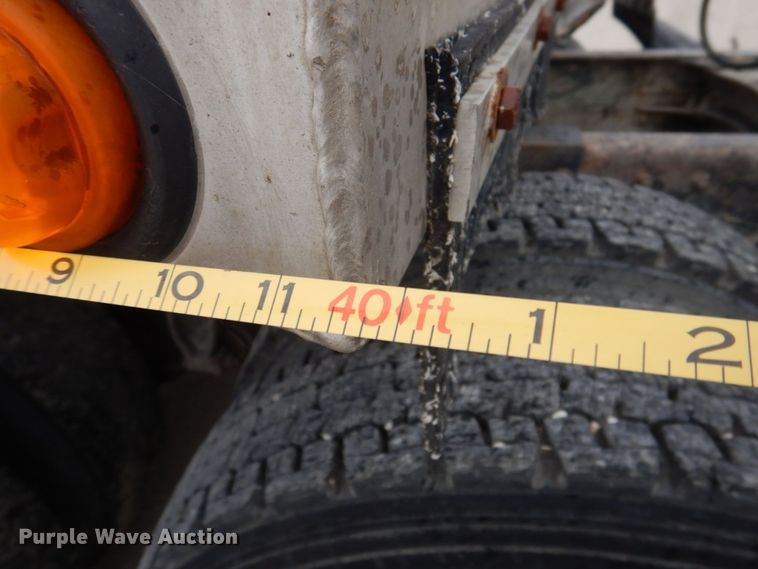 image for item DP0370 2011 Hensley ATLW-36-32-8  feed delivery trailer