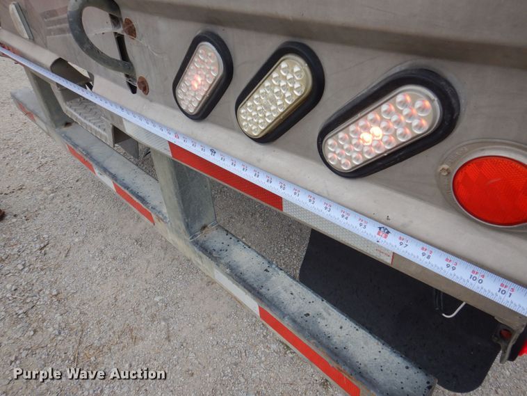 image for item DP0370 2011 Hensley ATLW-36-32-8  feed delivery trailer