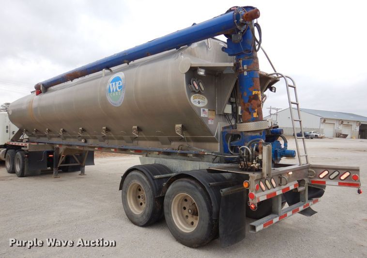 image for item DP0371 2011 Hensley ATLW-36-32-8  feed delivery trailer