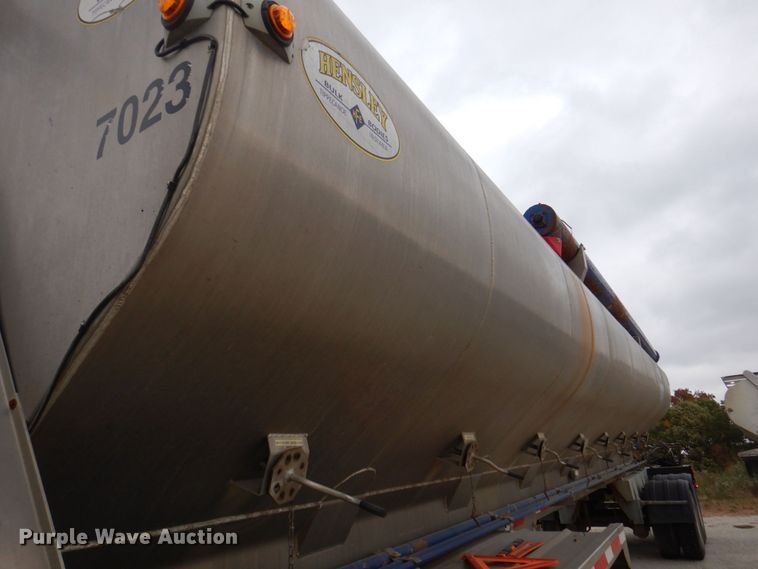 image for item DP0371 2011 Hensley ATLW-36-32-8  feed delivery trailer