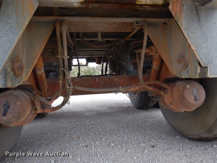 image for item DP0371 2011 Hensley ATLW-36-32-8  feed delivery trailer