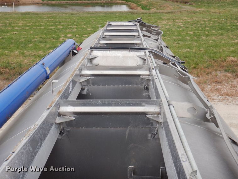 image for item DP0371 2011 Hensley ATLW-36-32-8  feed delivery trailer