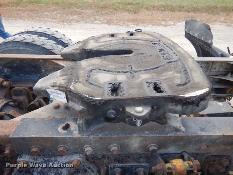 image for item DP0373 2004 Freightliner Columbia 120  semi truck