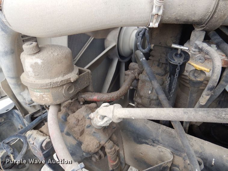 image for item DP0373 2004 Freightliner Columbia 120  semi truck