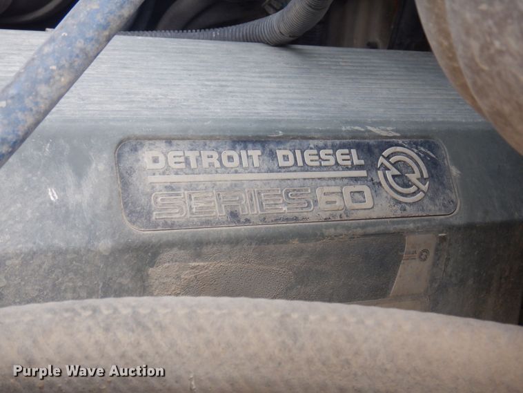 image for item DP0373 2004 Freightliner Columbia 120  semi truck