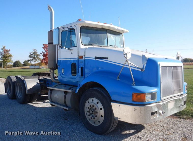 image for item DP0390 1996 International 9400  semi truck