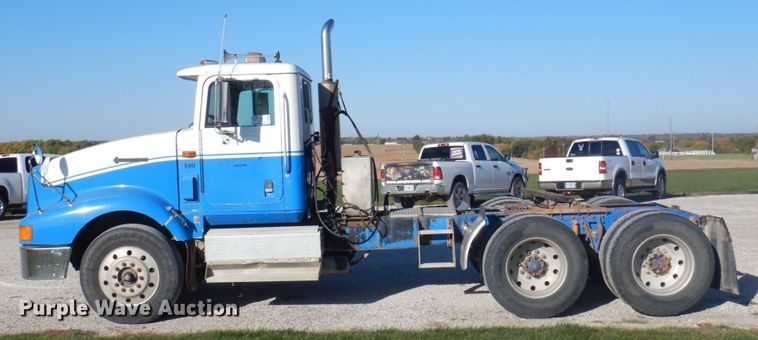 image for item DP0390 1996 International 9400  semi truck