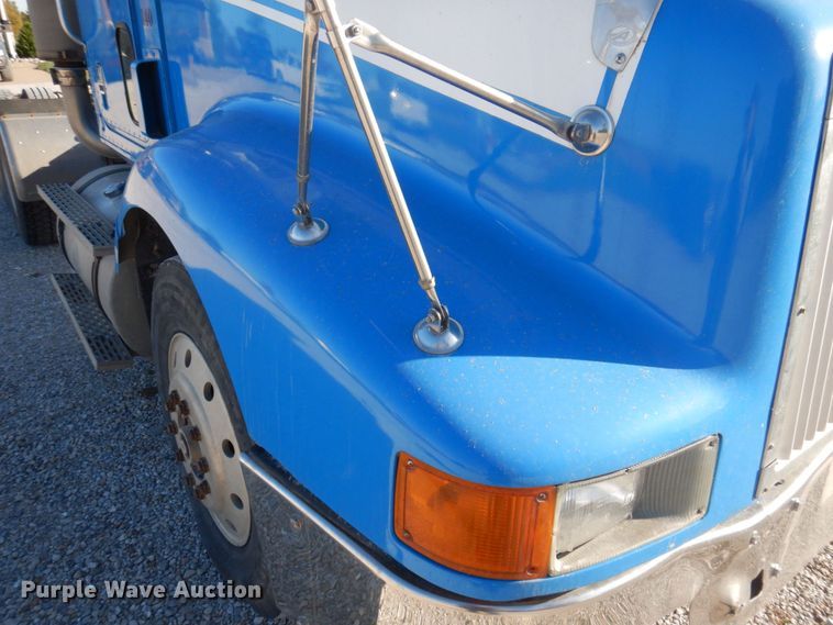 image for item DP0390 1996 International 9400  semi truck