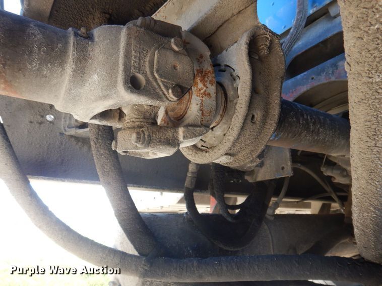 image for item DP0390 1996 International 9400  semi truck