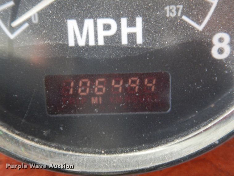 image for item DP0390 1996 International 9400  semi truck