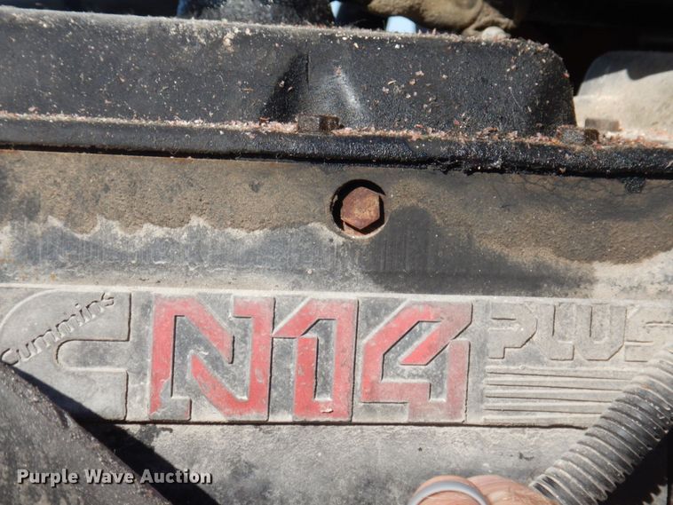 image for item DP0390 1996 International 9400  semi truck