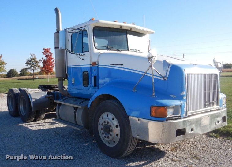 image for item DP0391 1996 International 9400  semi truck