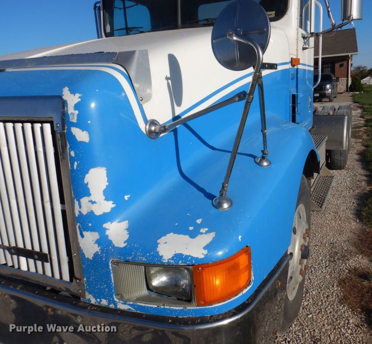 image for item DP0391 1996 International 9400  semi truck