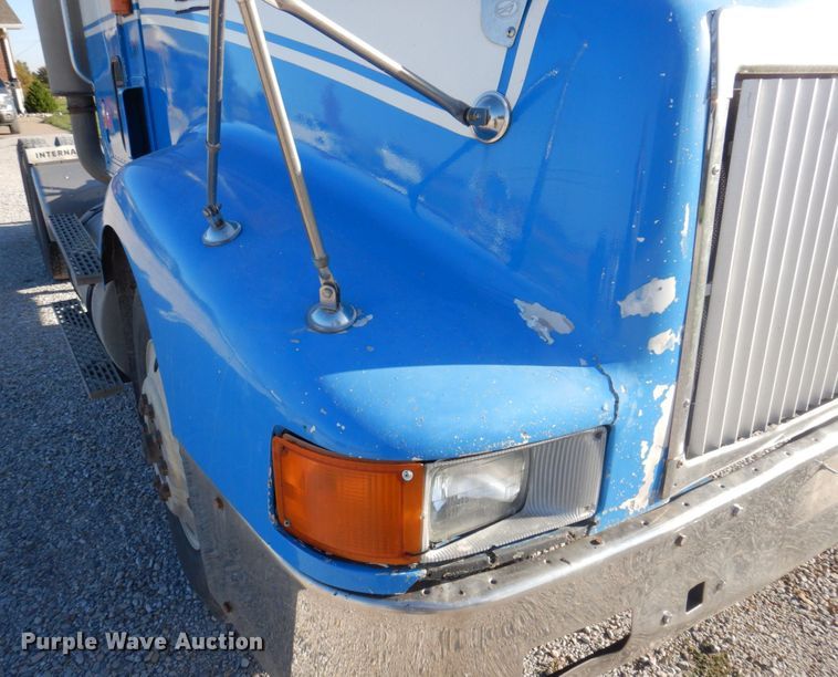 image for item DP0391 1996 International 9400  semi truck