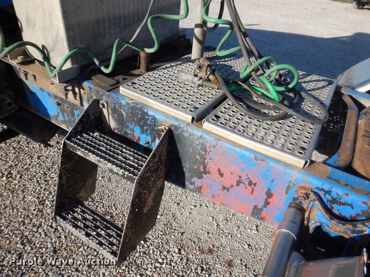 image for item DP0391 1996 International 9400  semi truck