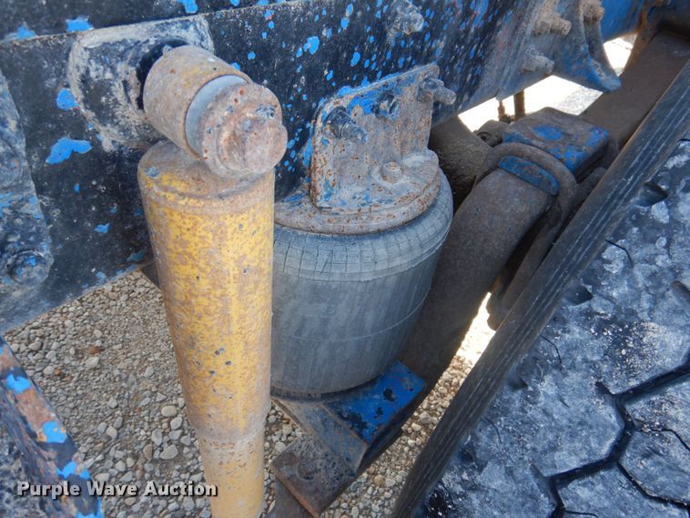 image for item DP0391 1996 International 9400  semi truck