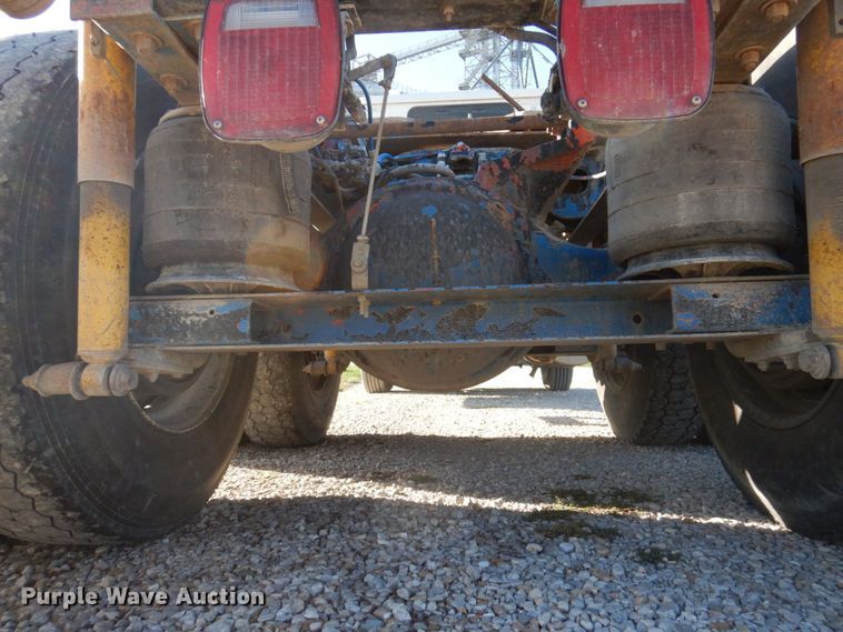 image for item DP0391 1996 International 9400  semi truck