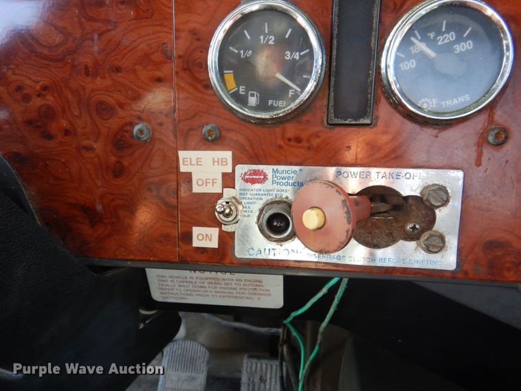 image for item DP0391 1996 International 9400  semi truck