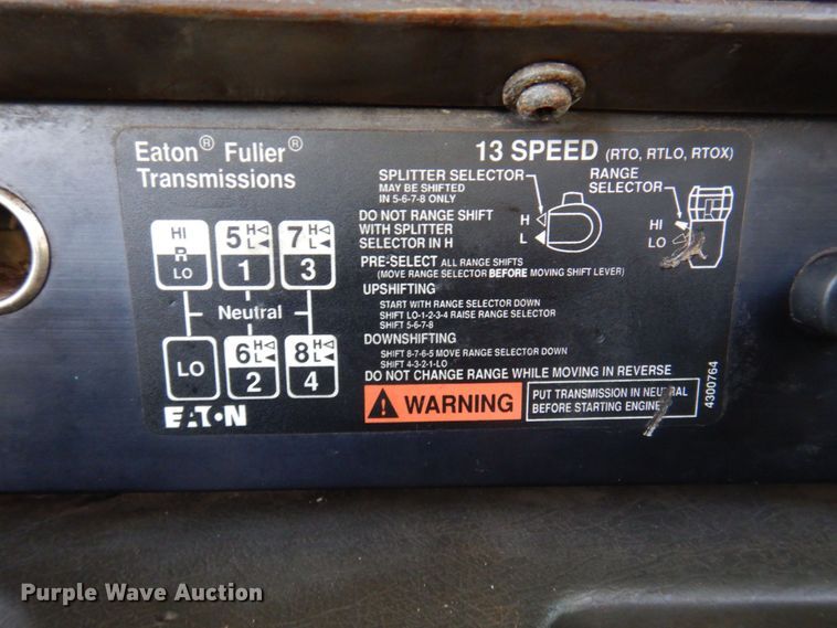 image for item DP0391 1996 International 9400  semi truck