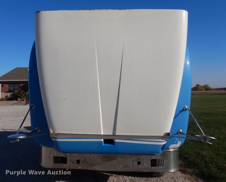 image for item DP0391 1996 International 9400  semi truck