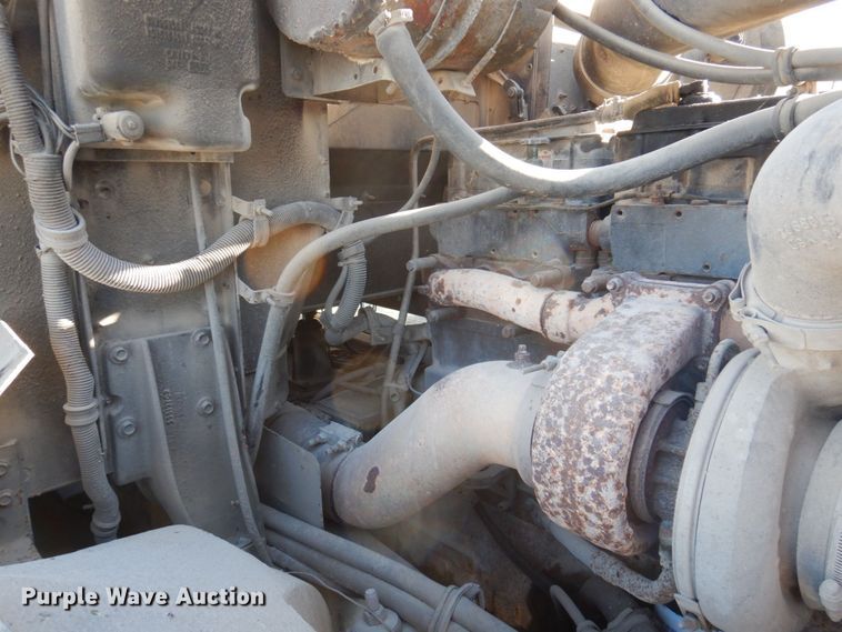 image for item DP0391 1996 International 9400  semi truck