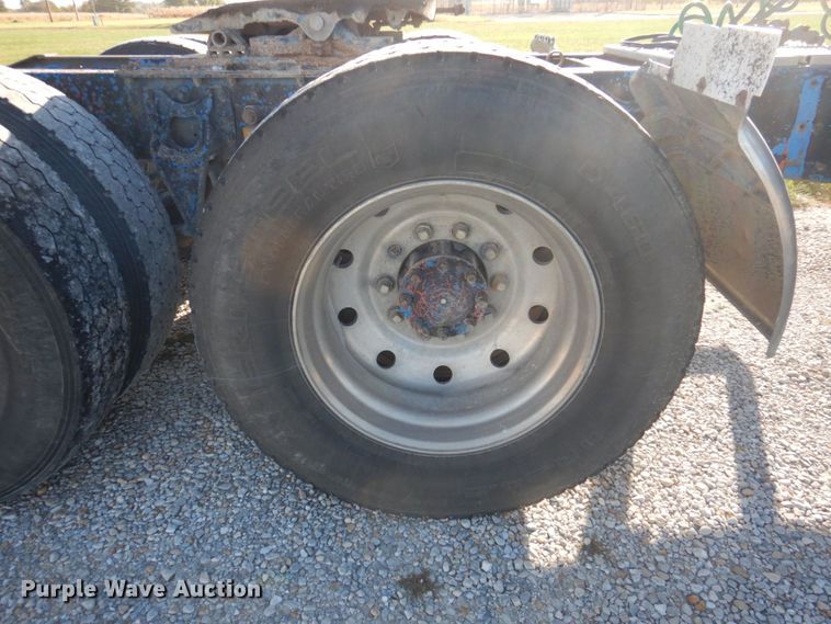 image for item DP0391 1996 International 9400  semi truck