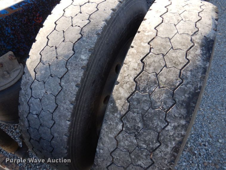 image for item DP0391 1996 International 9400  semi truck