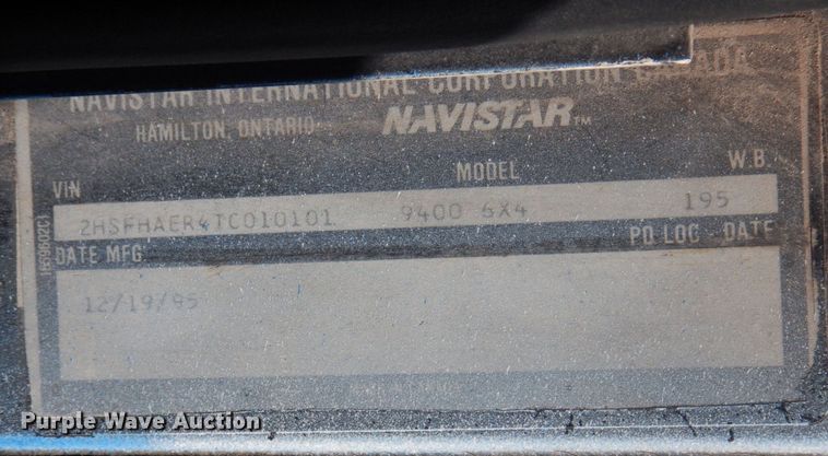 image for item DP0391 1996 International 9400  semi truck