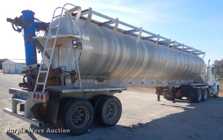 image for item DP0396 2006 Hensley  feed delivery trailer