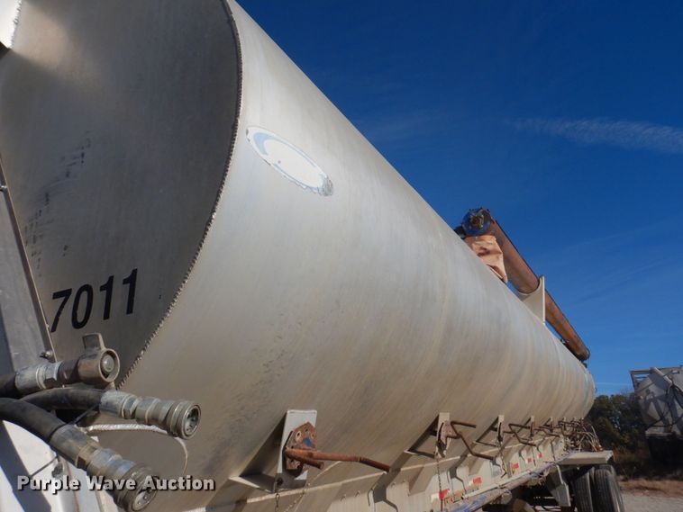 image for item DP0396 2006 Hensley  feed delivery trailer