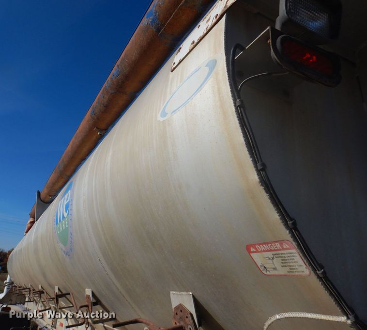 image for item DP0396 2006 Hensley  feed delivery trailer