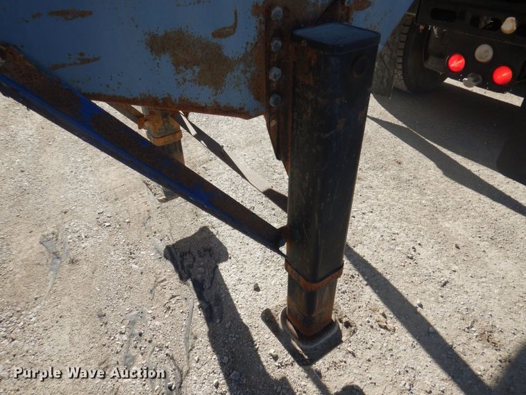 image for item DP0396 2006 Hensley  feed delivery trailer