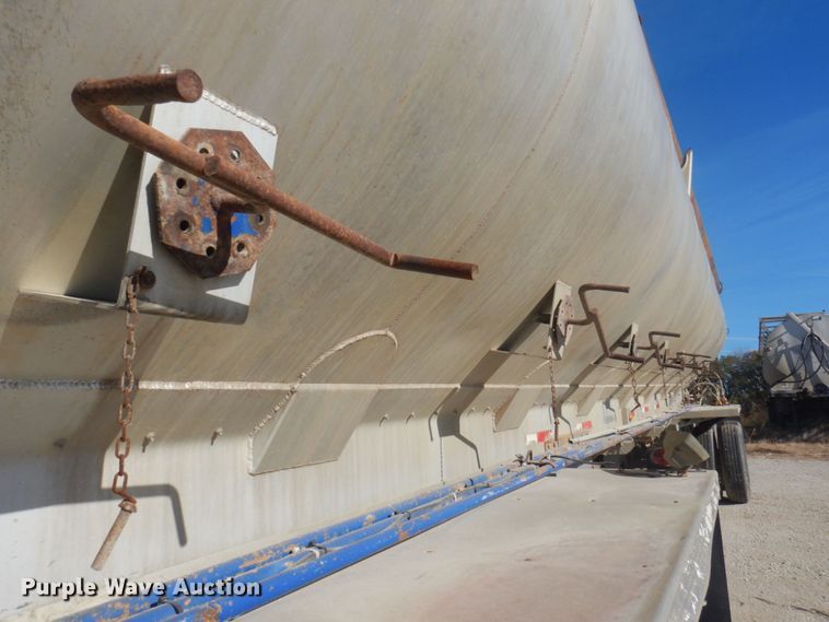 image for item DP0396 2006 Hensley  feed delivery trailer