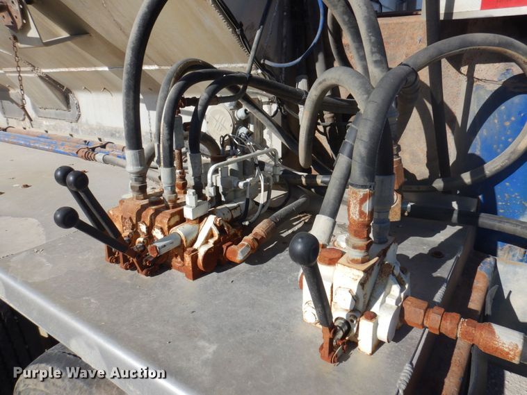 image for item DP0396 2006 Hensley  feed delivery trailer