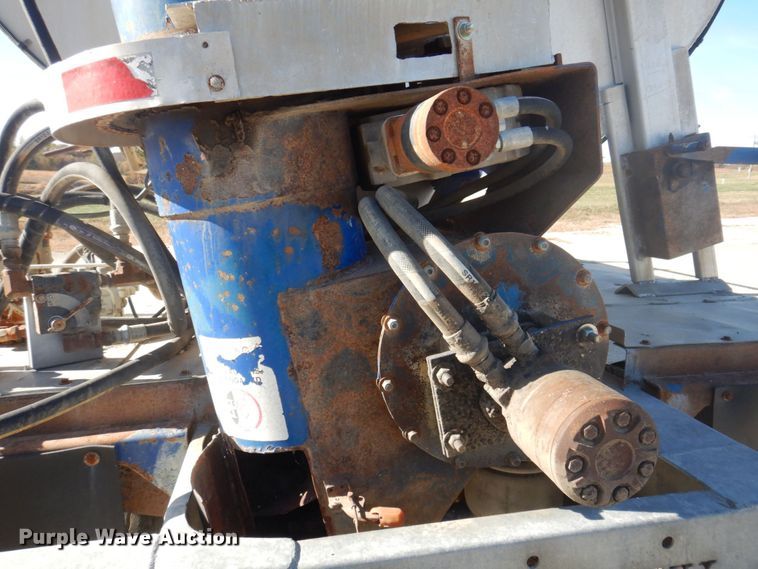 image for item DP0396 2006 Hensley  feed delivery trailer